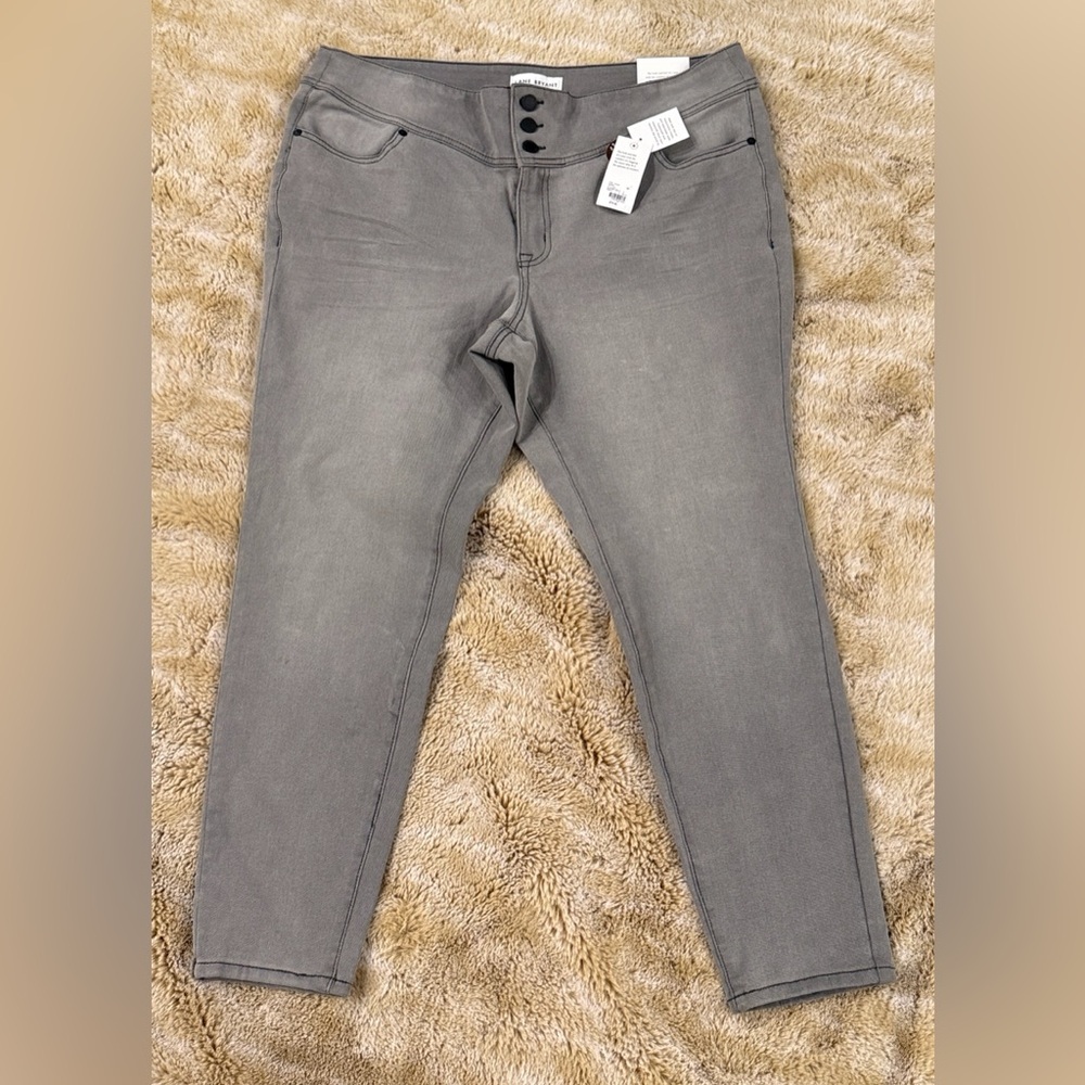 NWT LANE BRYANT Sz 18 Jegging High-Rise 3-Button Slim Flex Magic Waistband Grey